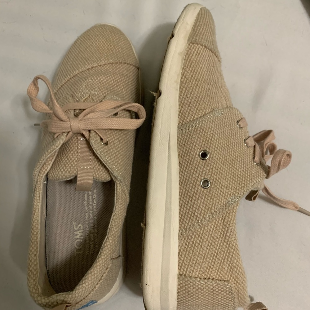 Toms tennis shoes